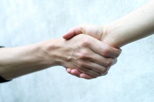 b2b buyer's journey - handshake