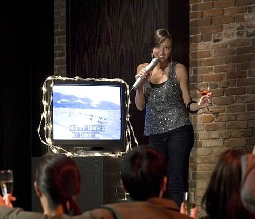 B2B-content-writing-woman-fake-performing