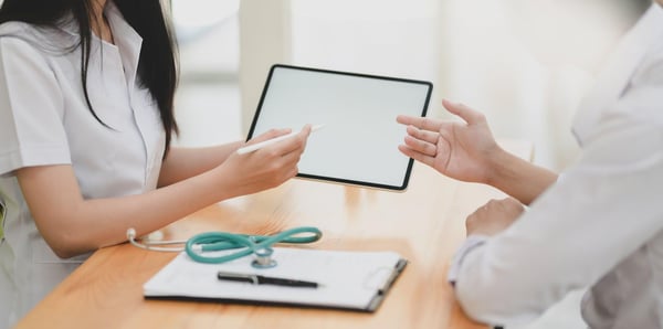 healthcare writing tips - doctor using ipad